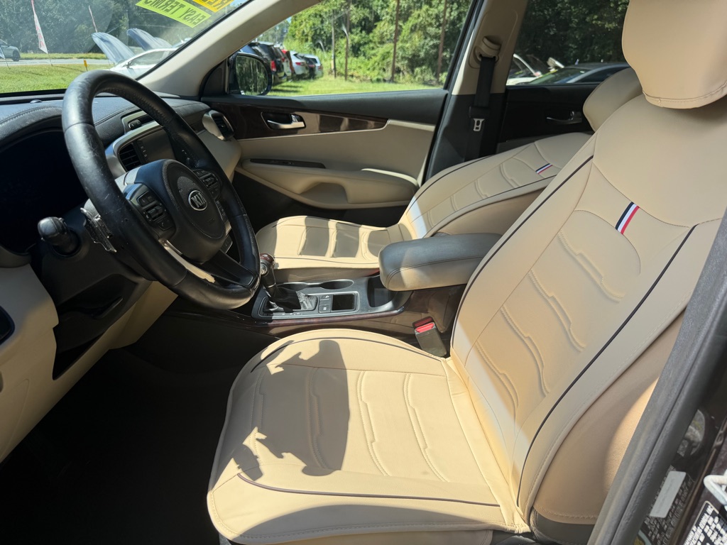 Photo 11 of this KIA SORENTO