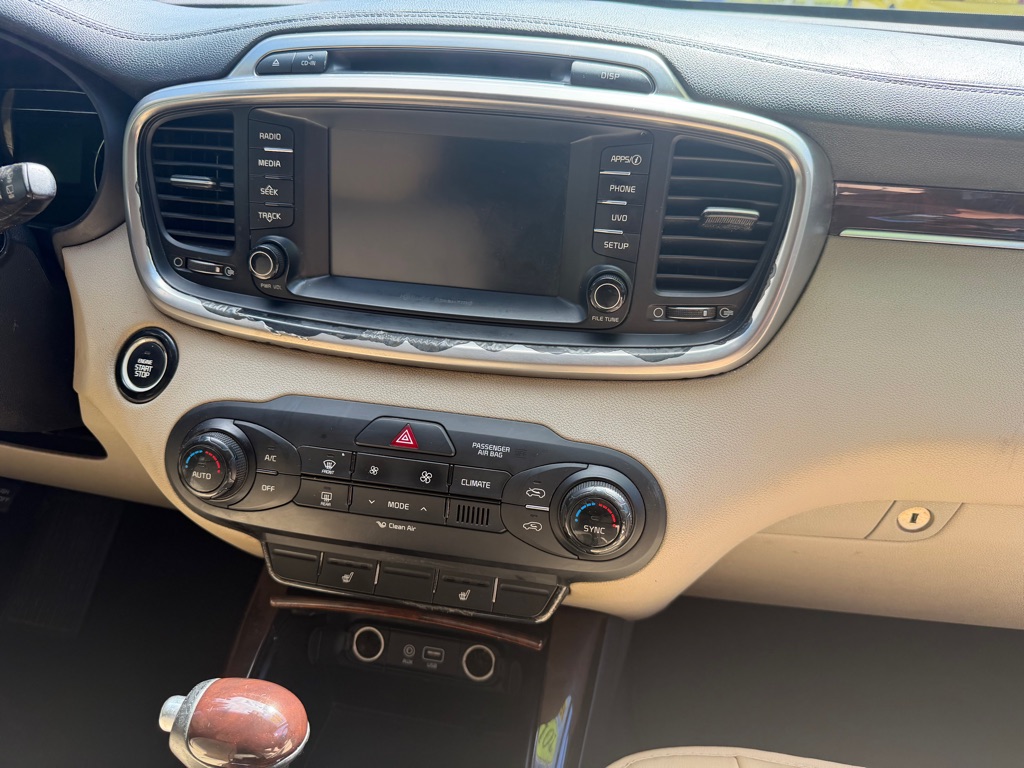 Photo 20 of this KIA SORENTO