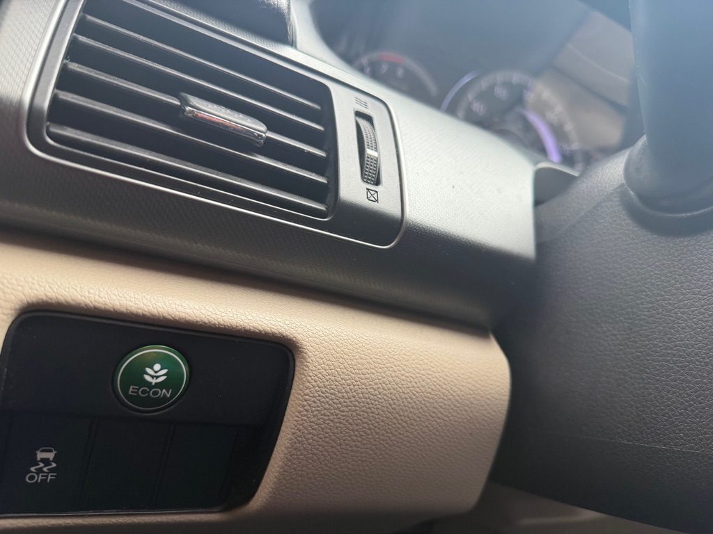 Photo 27 of this HONDA ACCORD