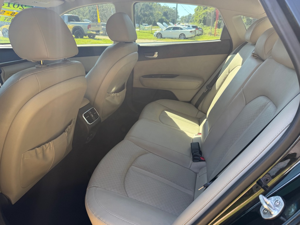 Photo 17 of this KIA OPTIMA