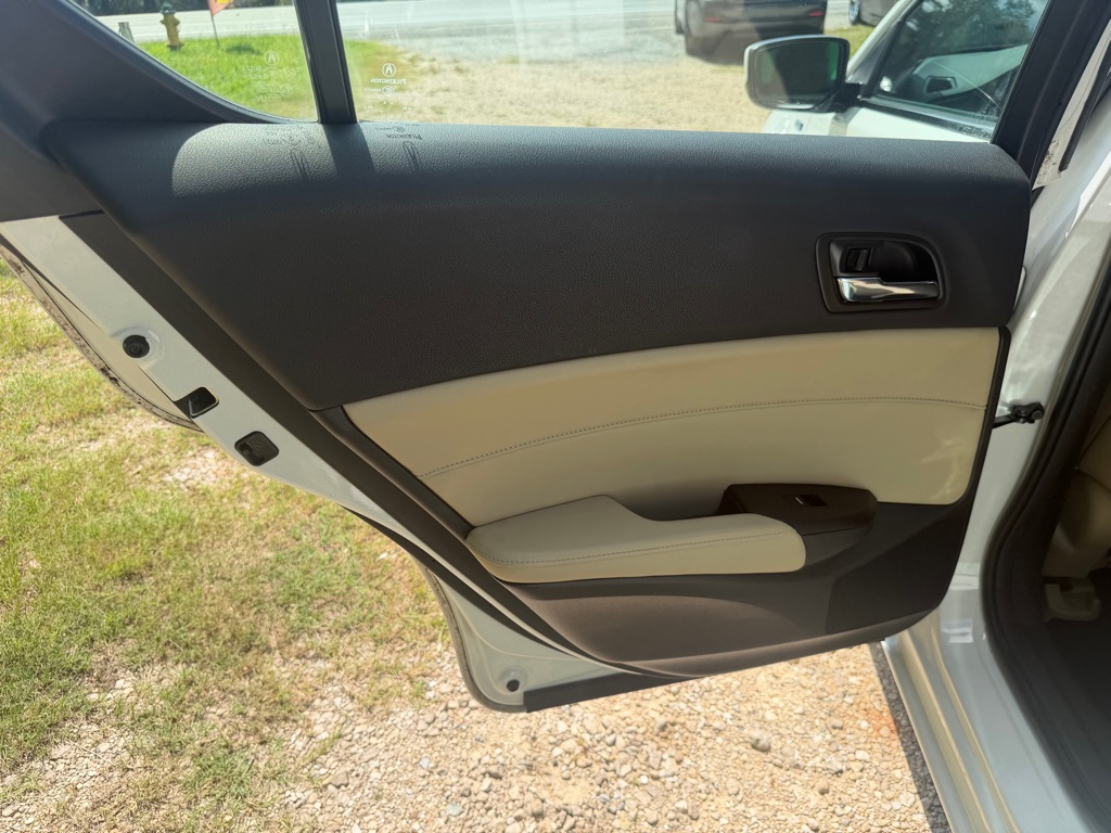 Photo 14 of this ACURA ILX