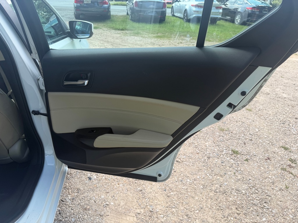 Photo 17 of this ACURA ILX