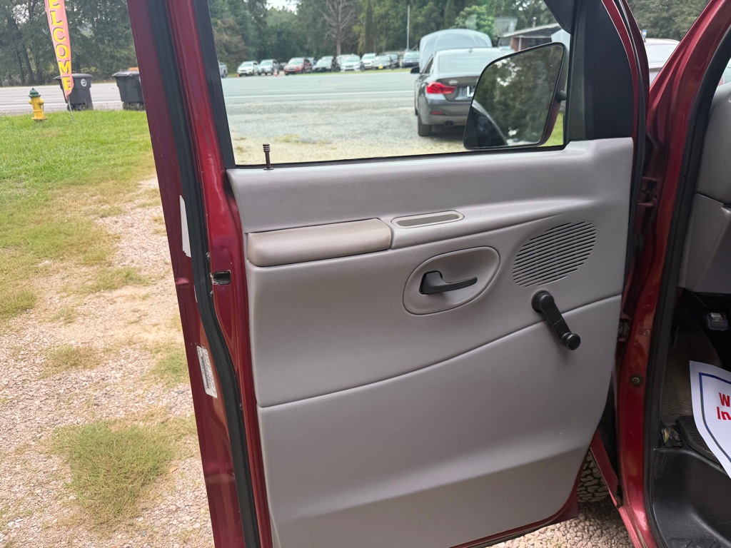 Photo 11 of this FORD ECONOLINE