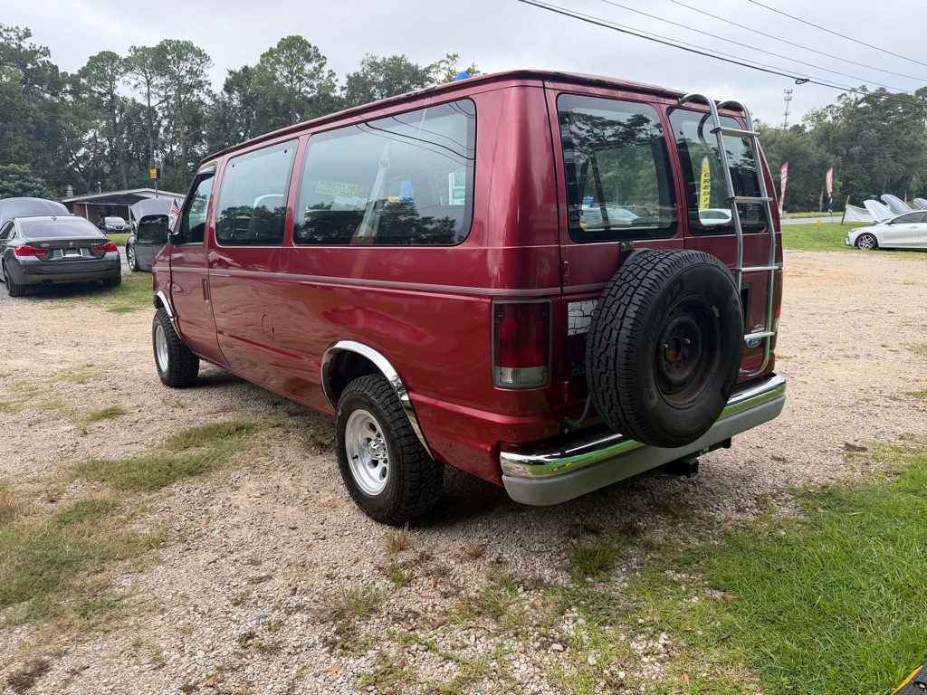 Photo 4 of this FORD ECONOLINE