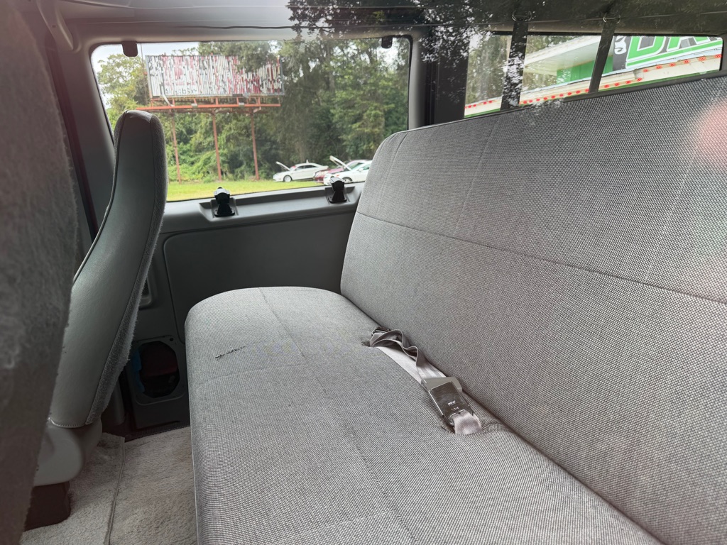 Photo 13 of this FORD ECONOLINE