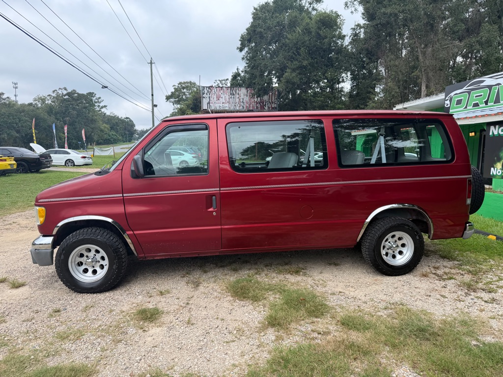 Photo 3 of this FORD ECONOLINE