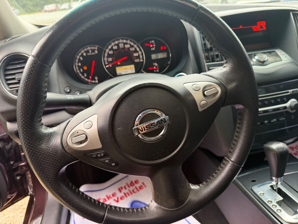 Photo 22 of this NISSAN MAXIMA