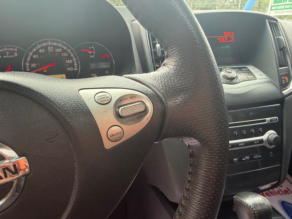 Photo 21 of this NISSAN MAXIMA
