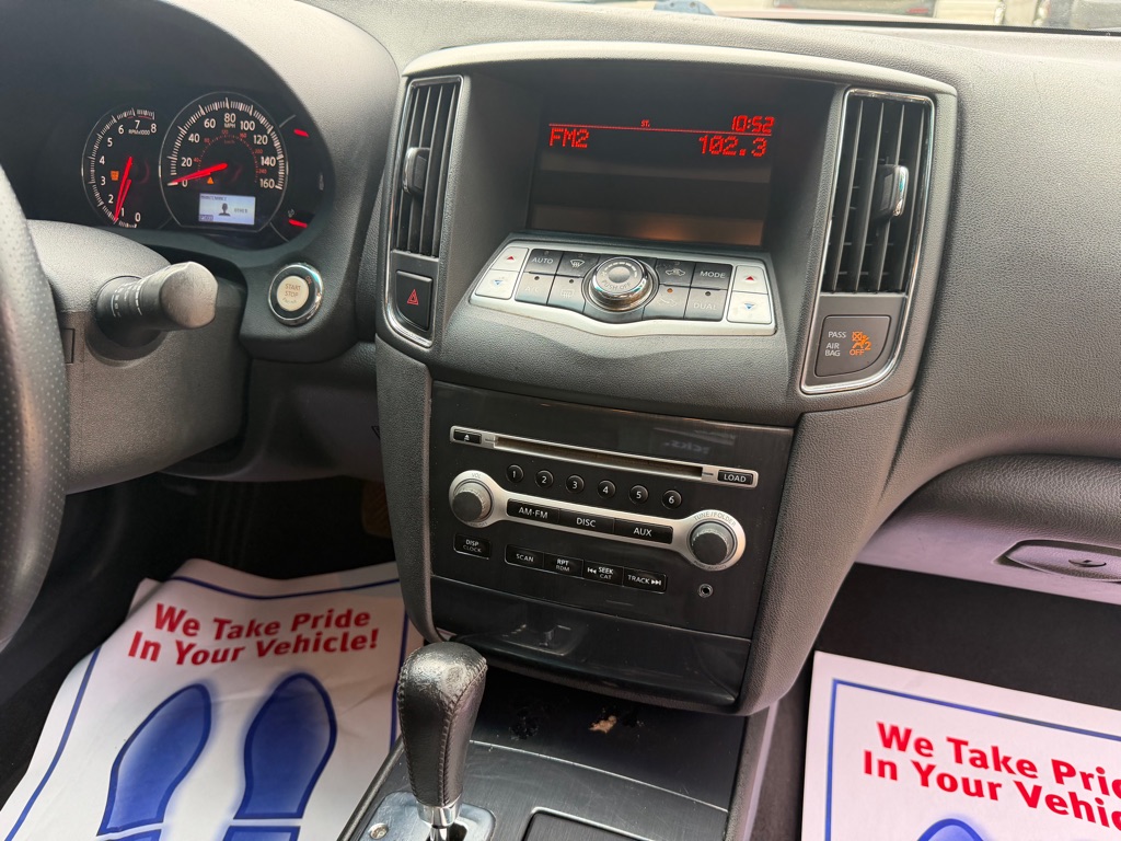 Photo 18 of this NISSAN MAXIMA