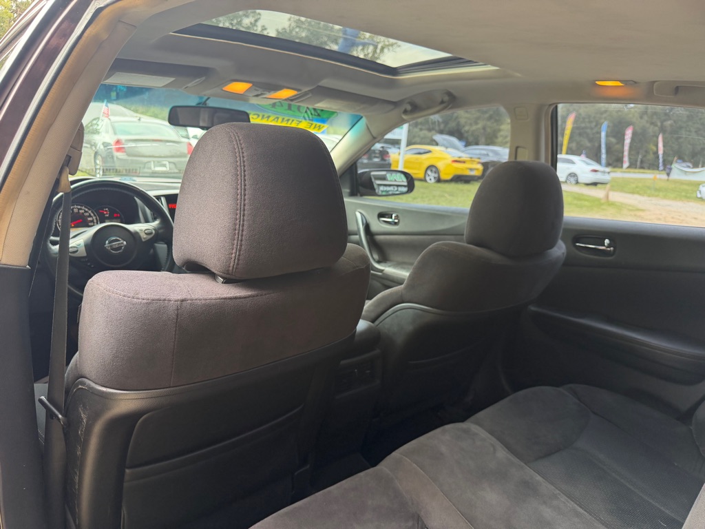 Photo 12 of this NISSAN MAXIMA