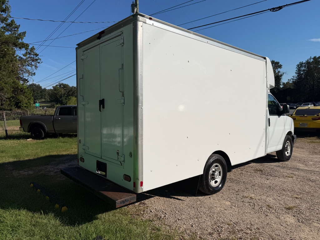 Photo 6 of this CHEVROLET EXPRESS G3500