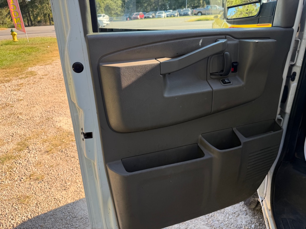 Photo 9 of this CHEVROLET EXPRESS G3500