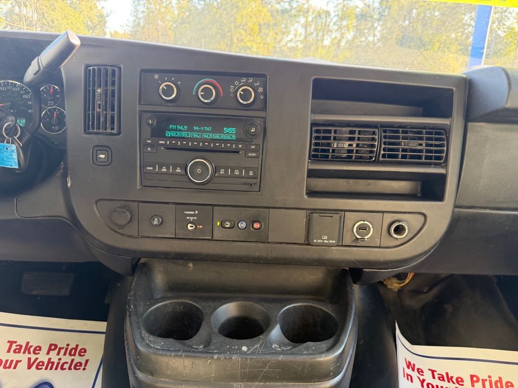 Photo 27 of this CHEVROLET EXPRESS G3500