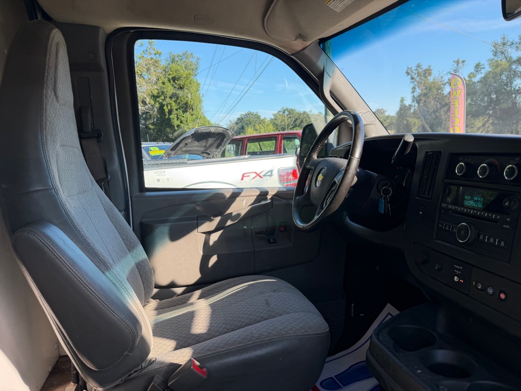Photo 31 of this CHEVROLET EXPRESS G3500