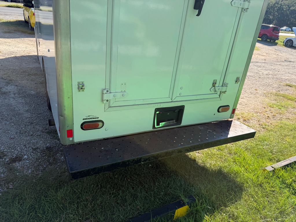 Photo 16 of this CHEVROLET EXPRESS G3500