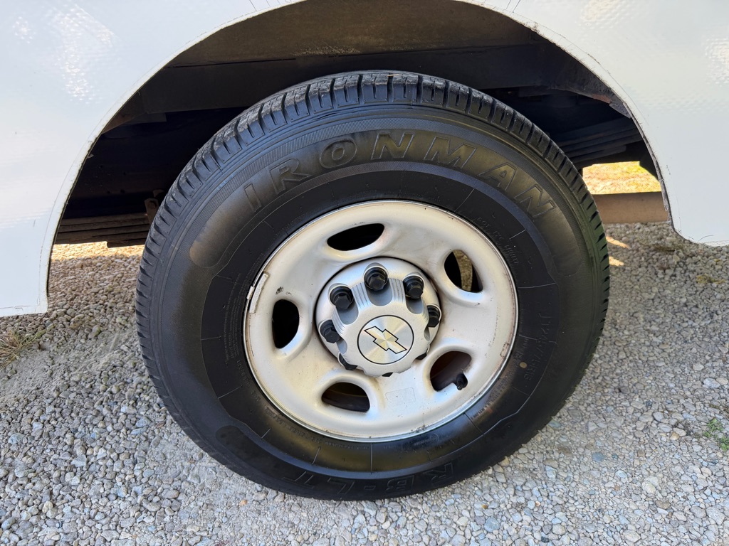 Photo 15 of this CHEVROLET EXPRESS G3500