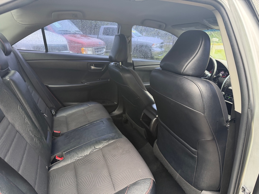 Photo 13 of this TOYOTA CAMRY