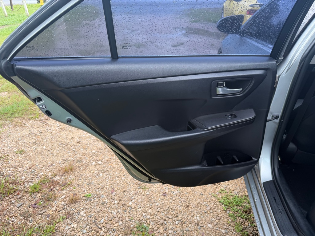 Photo 10 of this TOYOTA CAMRY
