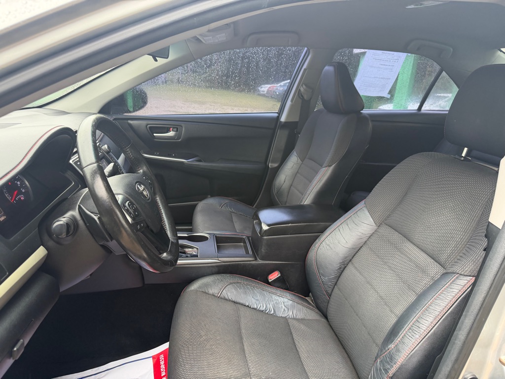 Photo 9 of this TOYOTA CAMRY