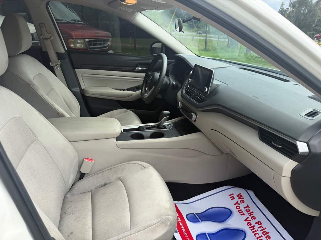 Photo 18 of this NISSAN ALTIMA