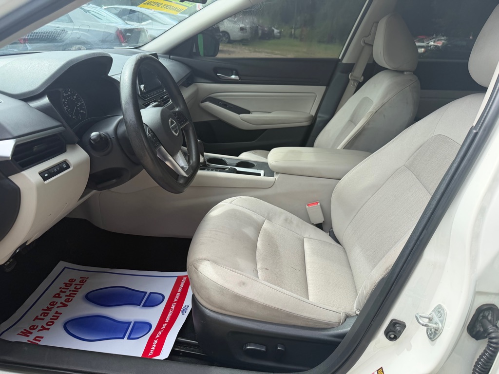Photo 10 of this NISSAN ALTIMA