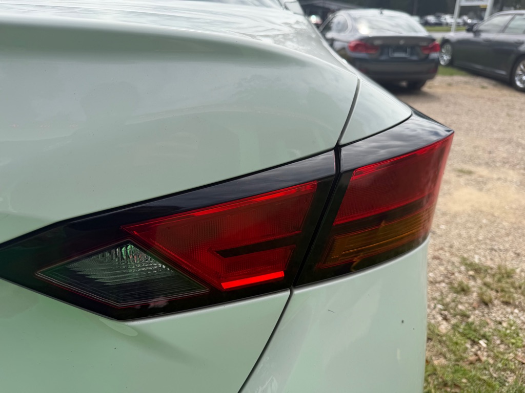 Photo 14 of this NISSAN ALTIMA