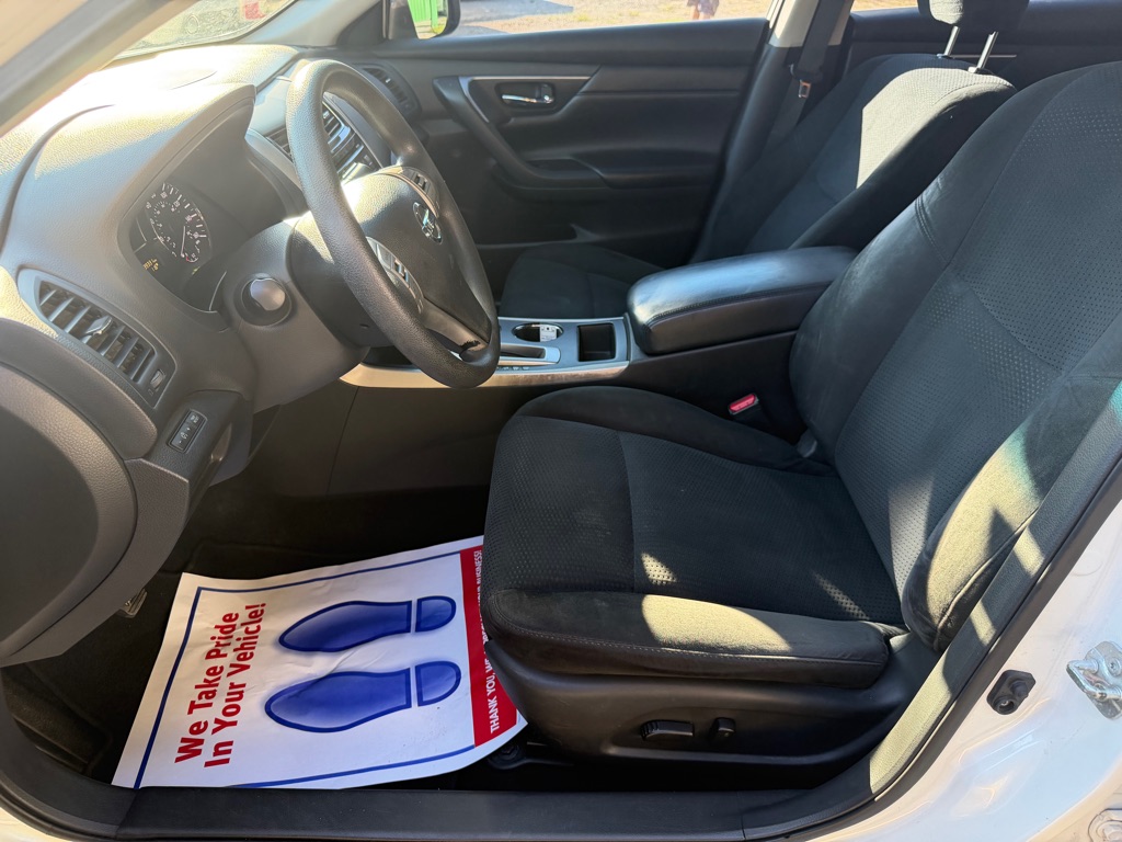 Photo 9 of this NISSAN ALTIMA