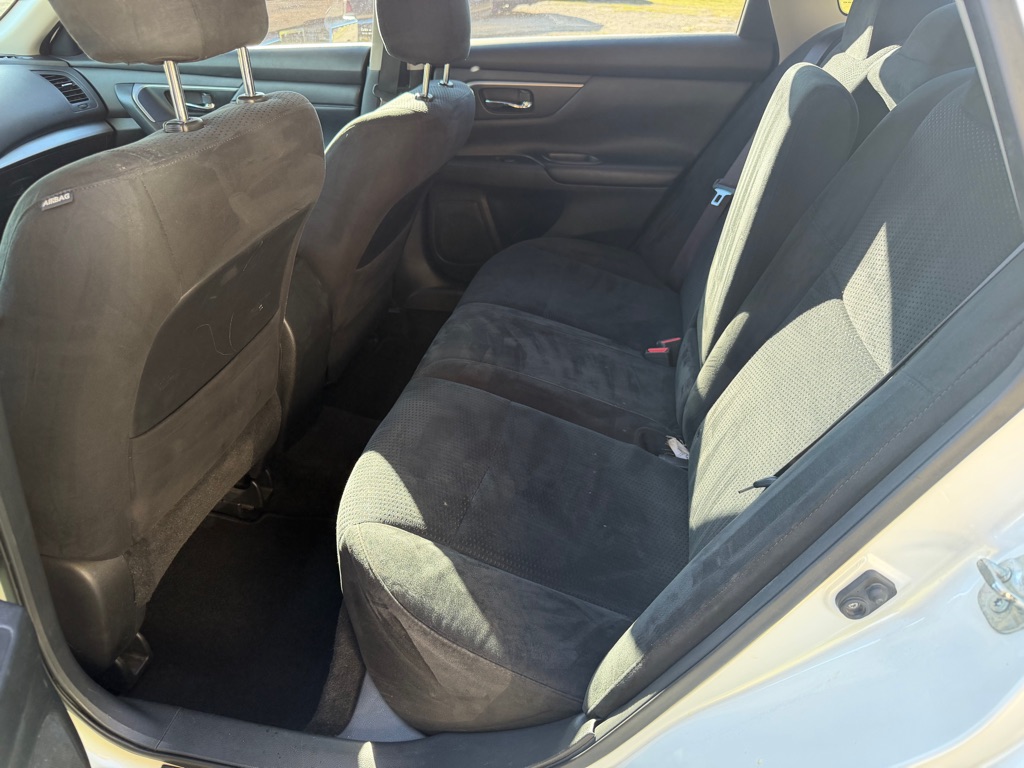 Photo 11 of this NISSAN ALTIMA