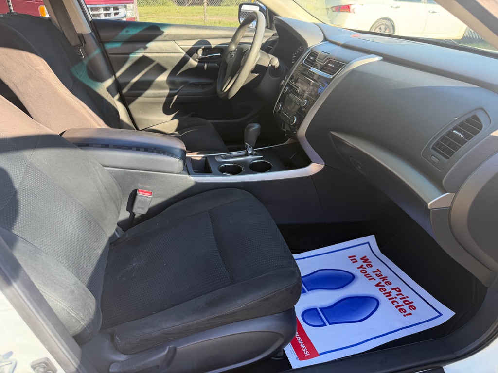 Photo 16 of this NISSAN ALTIMA