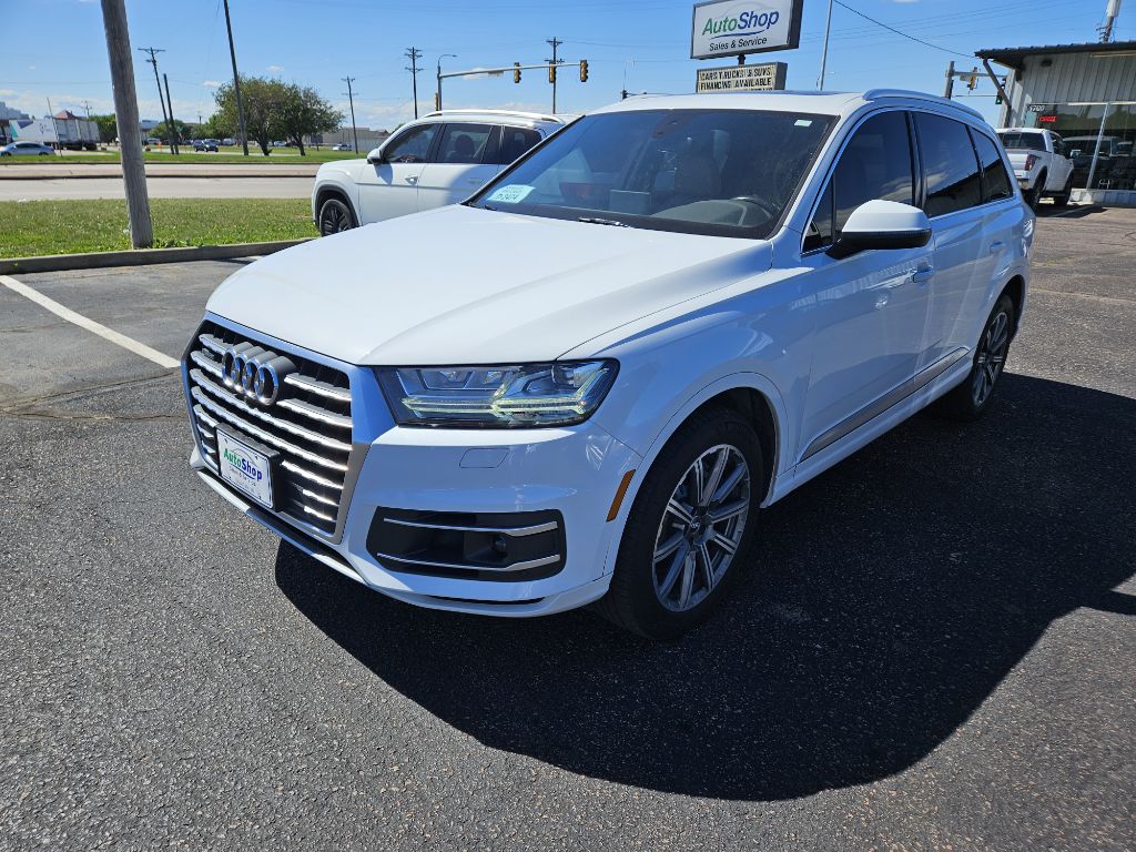White 2018 Audi Q7 SUV / Crossover  Automatic