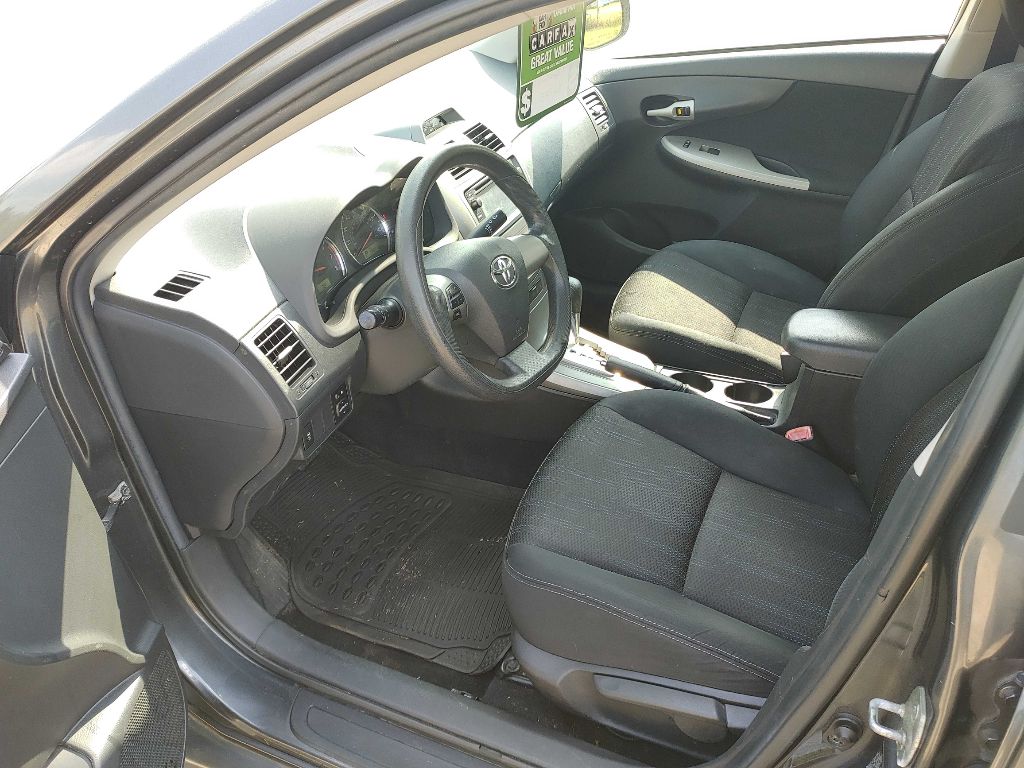 Photo 9 of this TOYOTA COROLLA