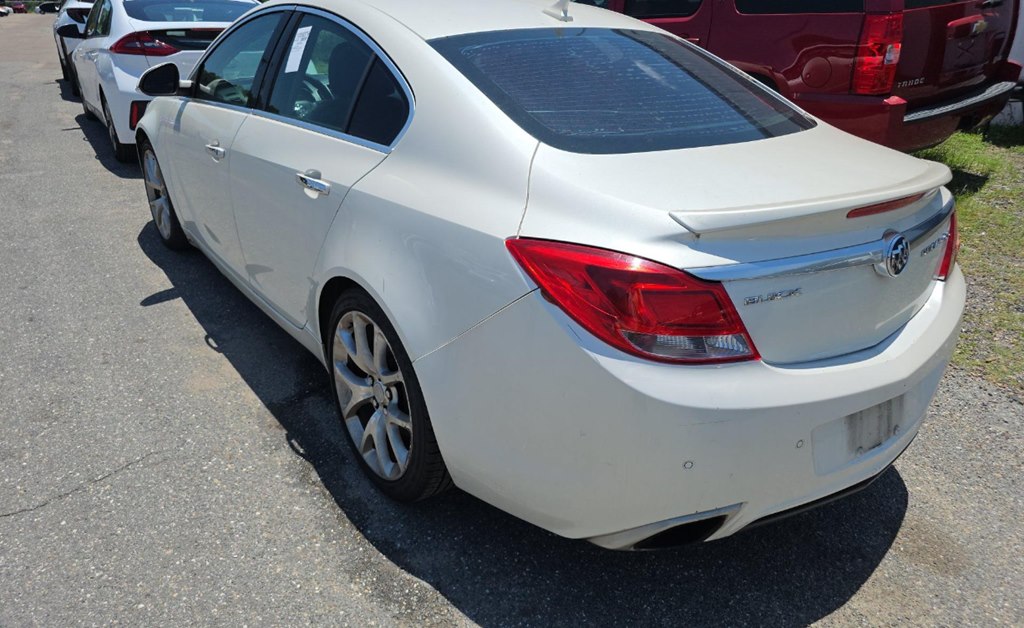 Photo 3 of this BUICK REGAL