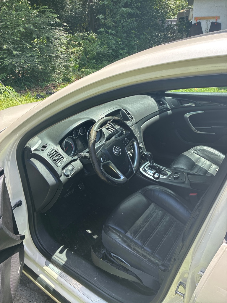 Photo 7 of this BUICK REGAL