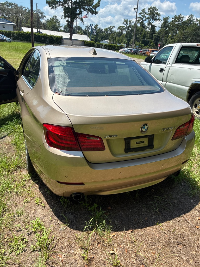 Photo 5 of this BMW 5 SERIES