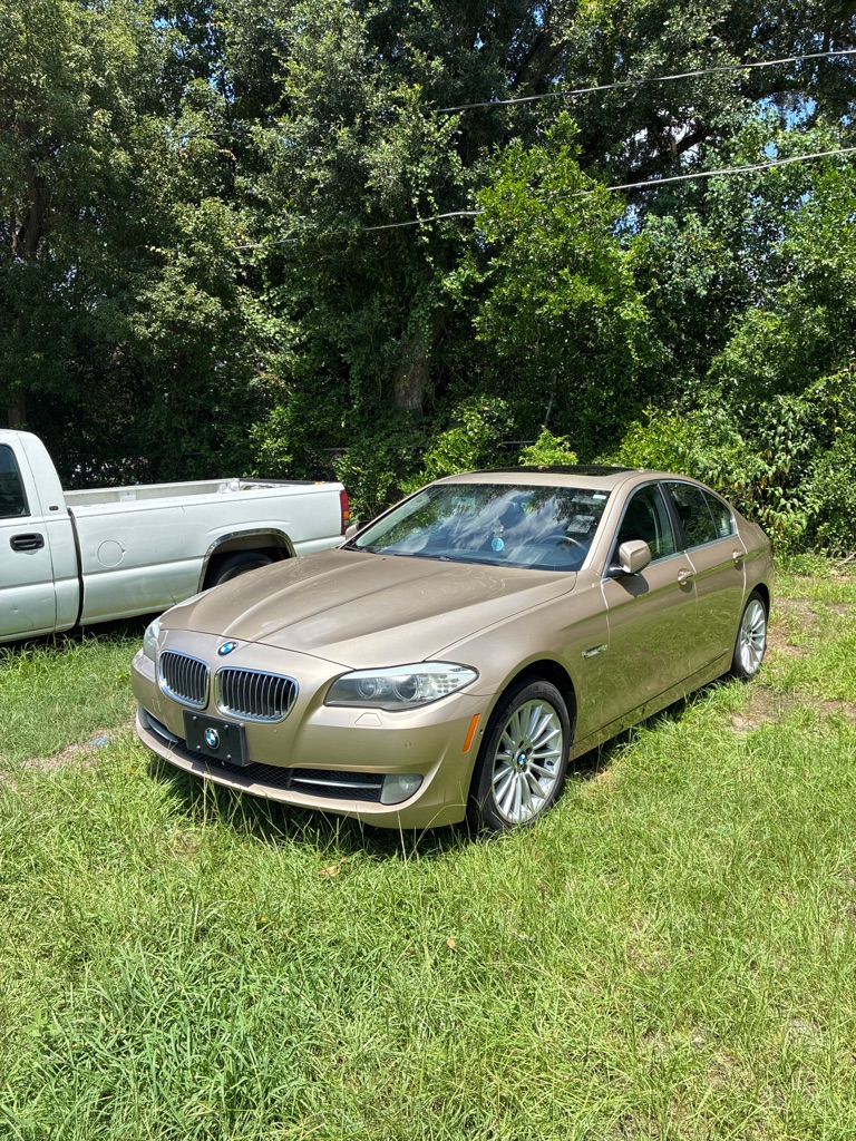 Photo 2 of this BMW 5 SERIES