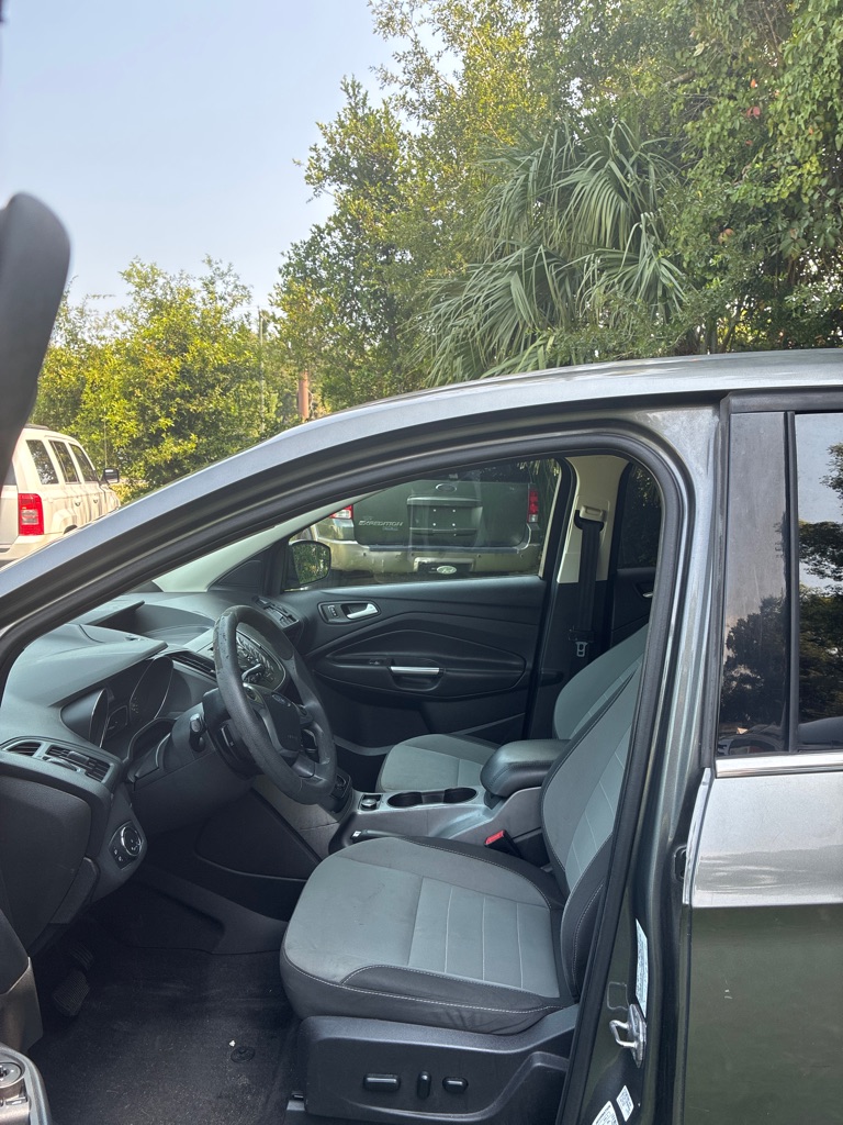 Photo 7 of this FORD ESCAPE