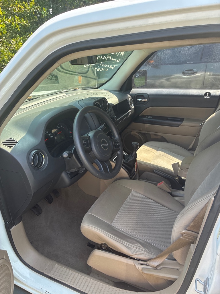 Photo 7 of this JEEP PATRIOT