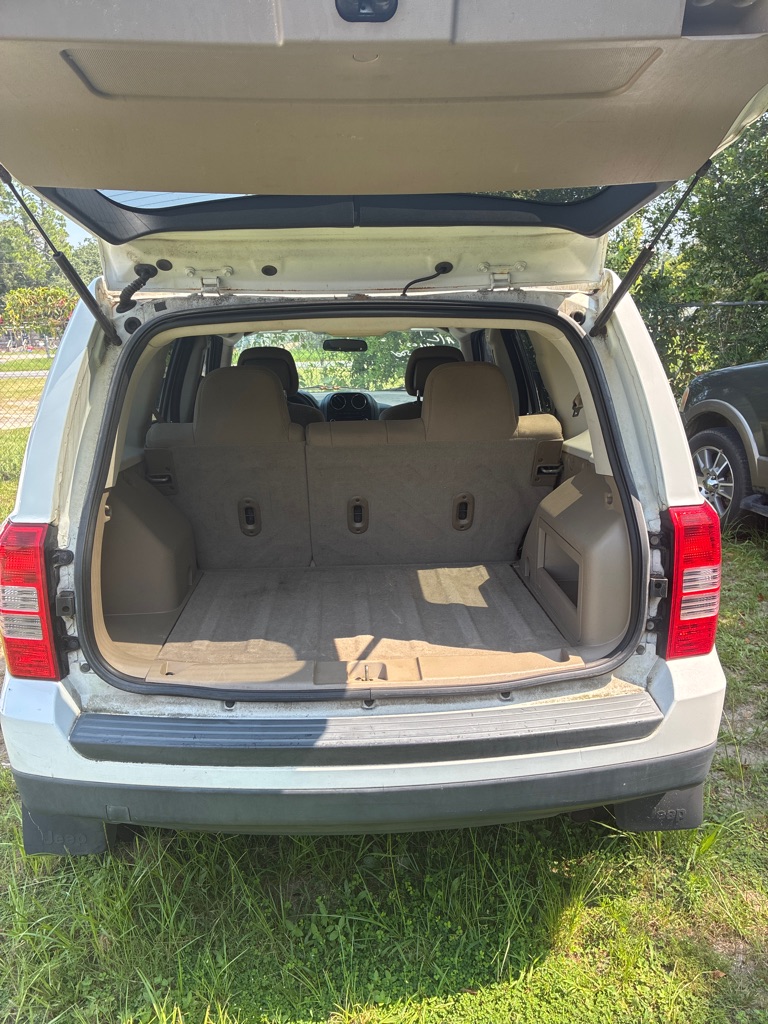 Photo 5 of this JEEP PATRIOT
