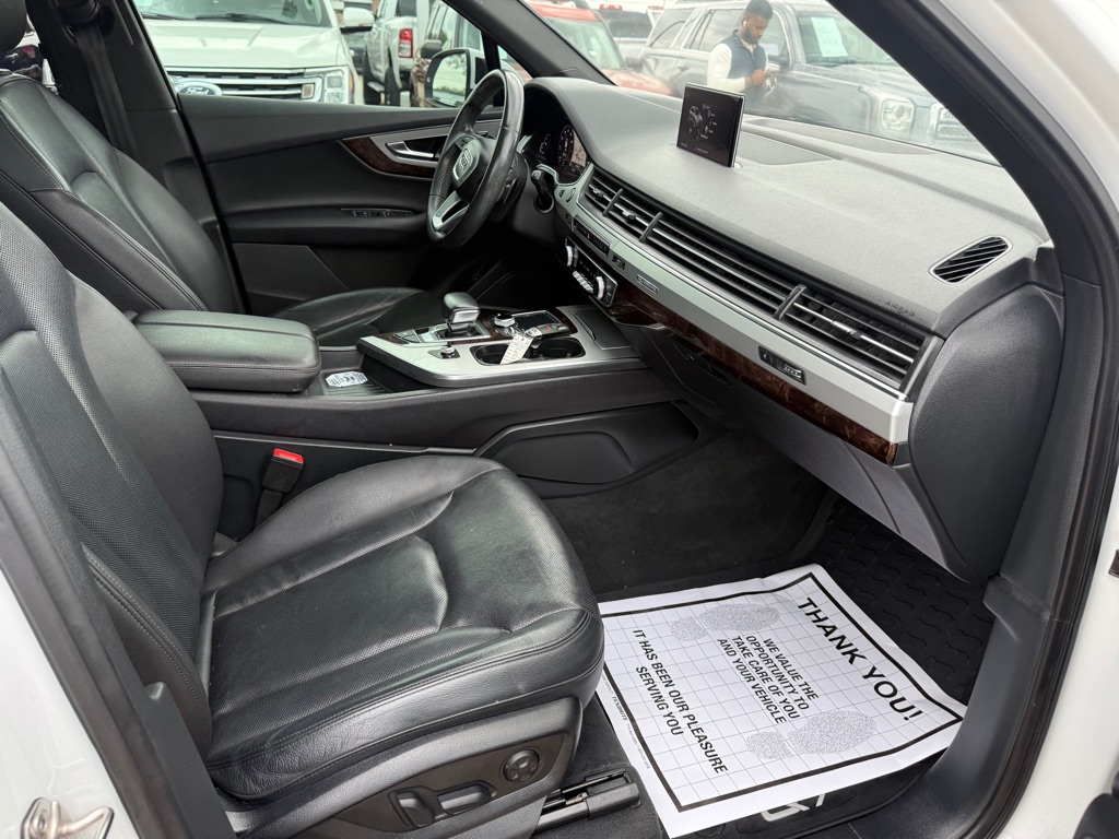 Photo 18 of this AUDI Q7