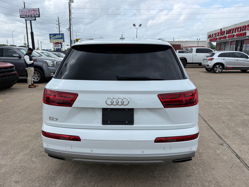 Photo 17 of this AUDI Q7