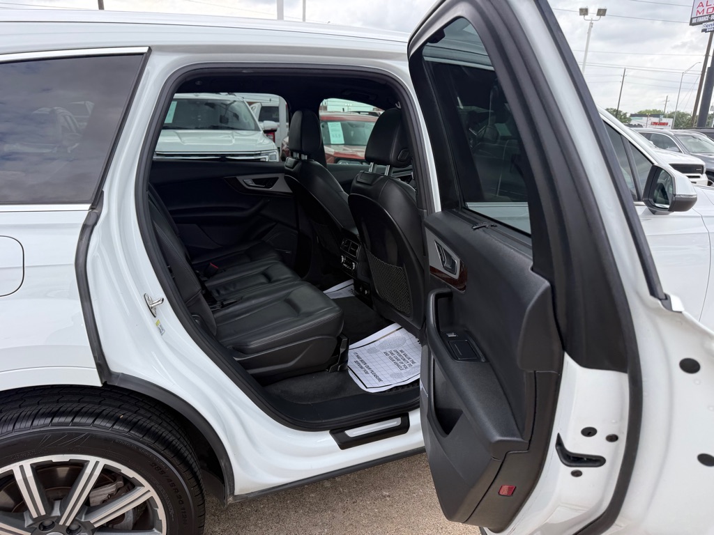 Photo 20 of this AUDI Q7