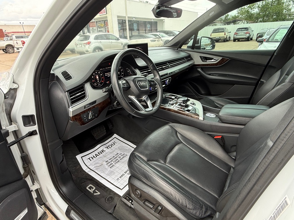 Photo 6 of this AUDI Q7