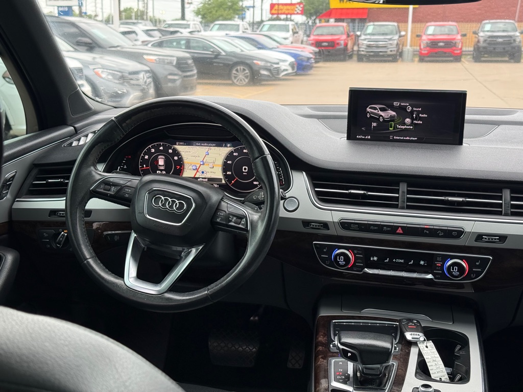 Photo 14 of this AUDI Q7