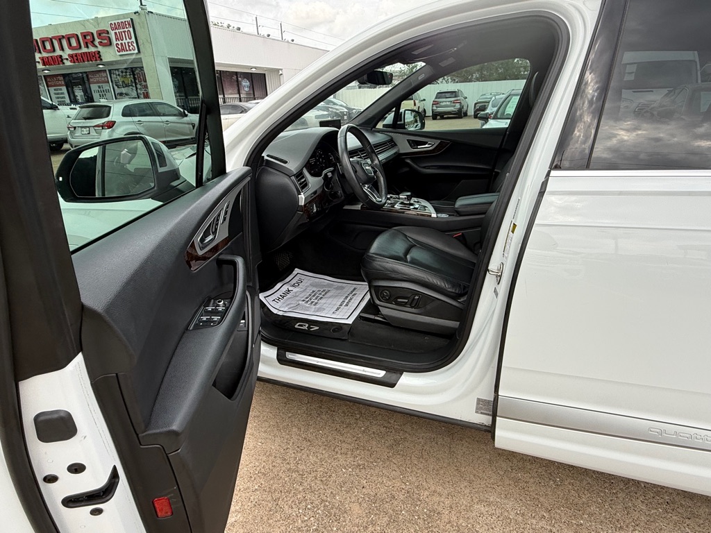 Photo 4 of this AUDI Q7