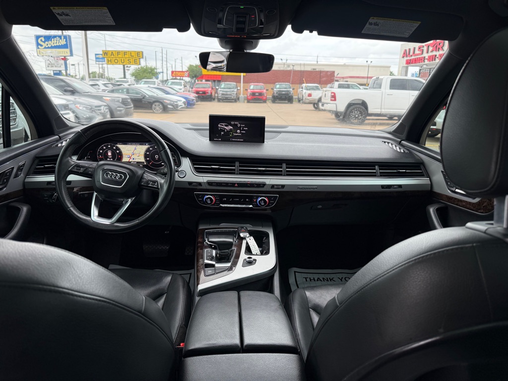 Photo 12 of this AUDI Q7
