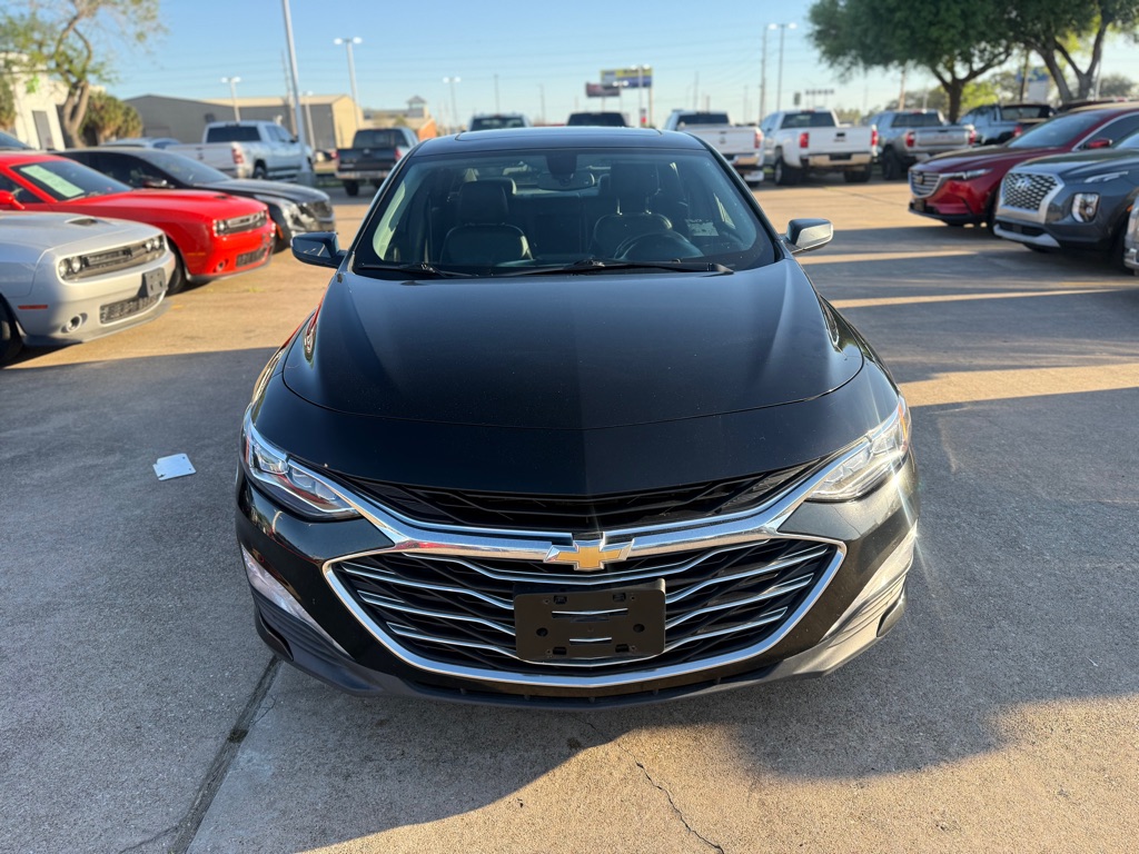 Photo 3 of this CHEVROLET MALIBU