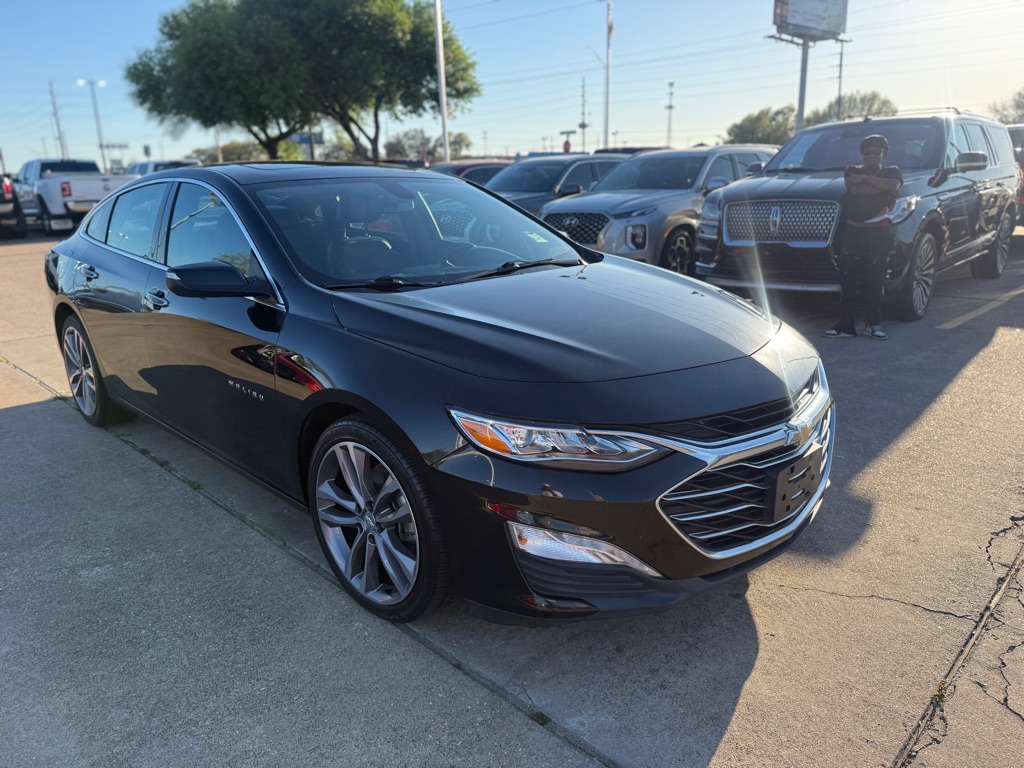 Photo 2 of this CHEVROLET MALIBU