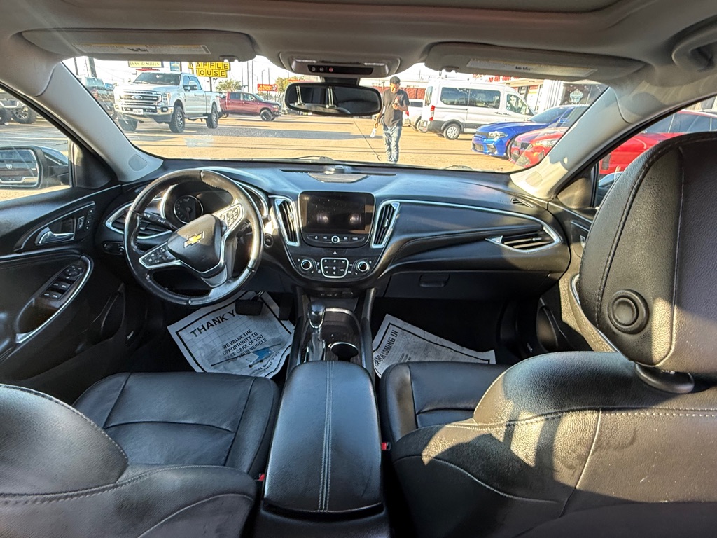 Photo 10 of this CHEVROLET MALIBU