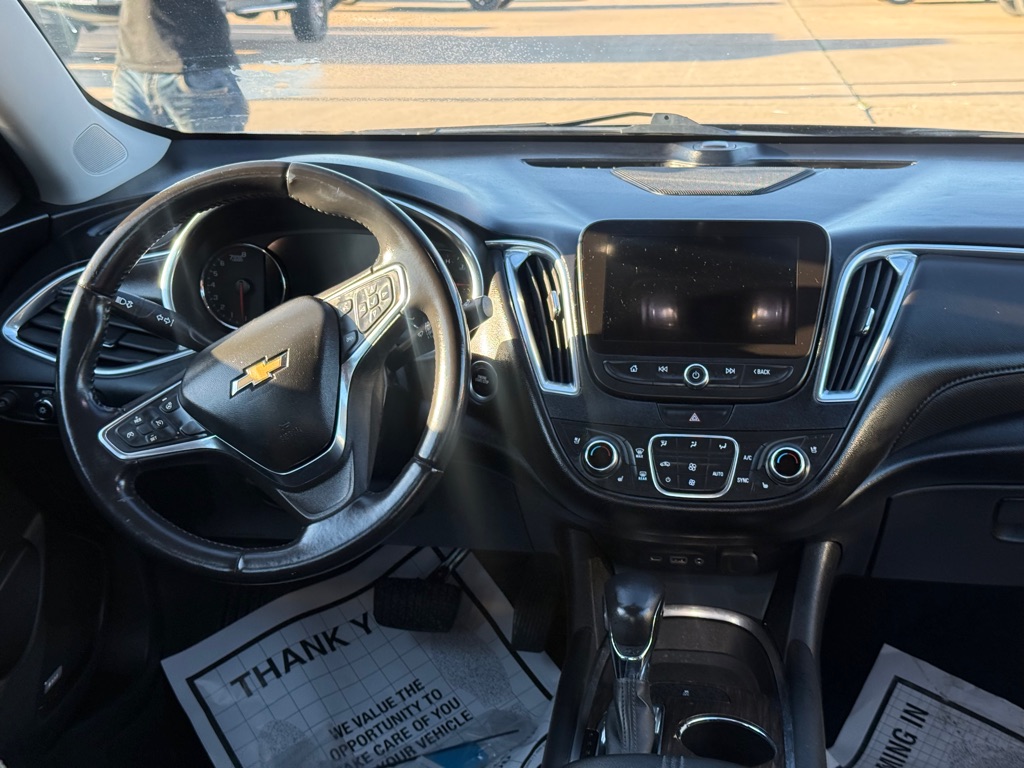 Photo 13 of this CHEVROLET MALIBU