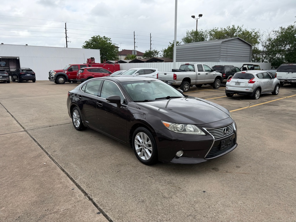 Photo 3 of this LEXUS ES 300H
